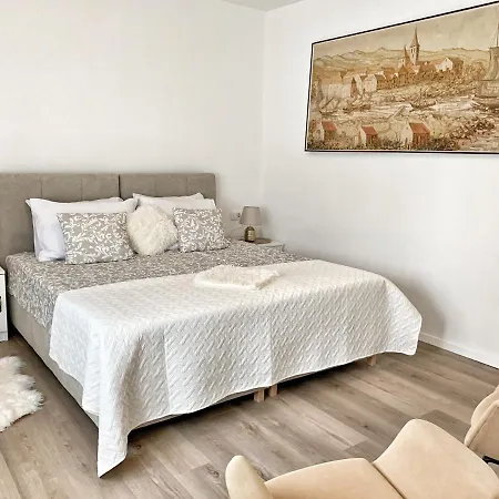 Nika 3 Apartment Ika